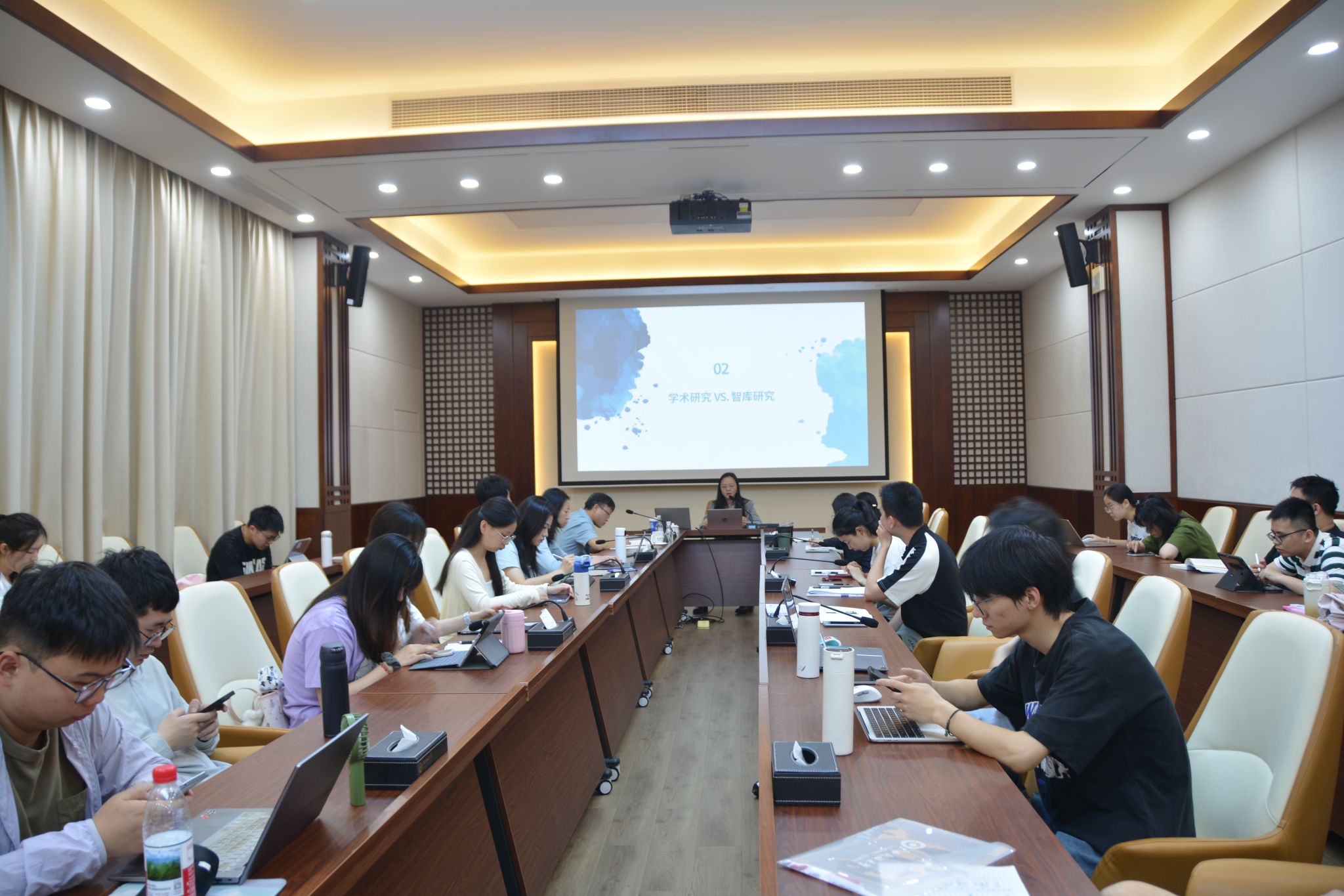 區(qū)域國別交叉研究助力智庫建設(shè) 經(jīng)濟(jì)貿(mào)易咨詢的新視角